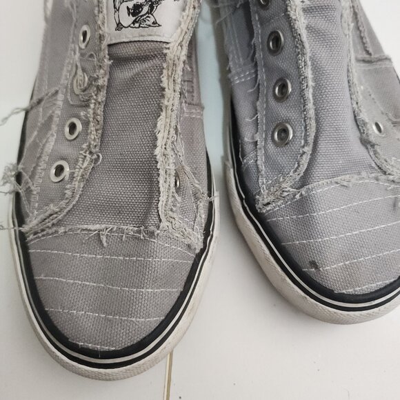 True Religion Korey Slip On Sneaker Grey Women’s Size 8 Gray Distressed Canvas - Picture 6 of 13